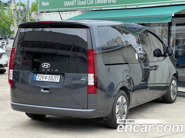 Hyundai Staria 2023 — ფოტო 2/20
