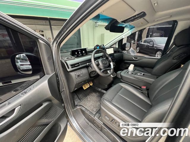 Hyundai Staria 2023 — ფოტო 11/20
