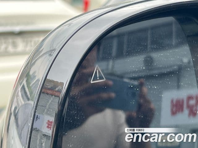 Hyundai Staria 2023 — ფოტო 18/20