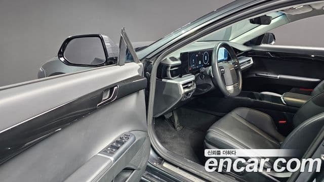 Hyundai Grandeur 2023 — ფოტო 11/20