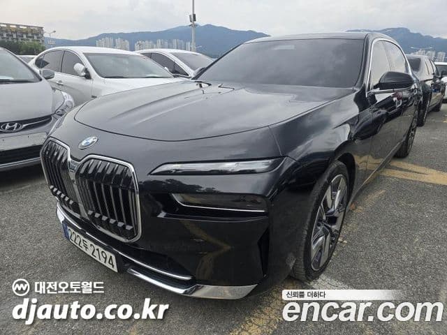 BMW 7 Series 2023 — Şəkil 2/20