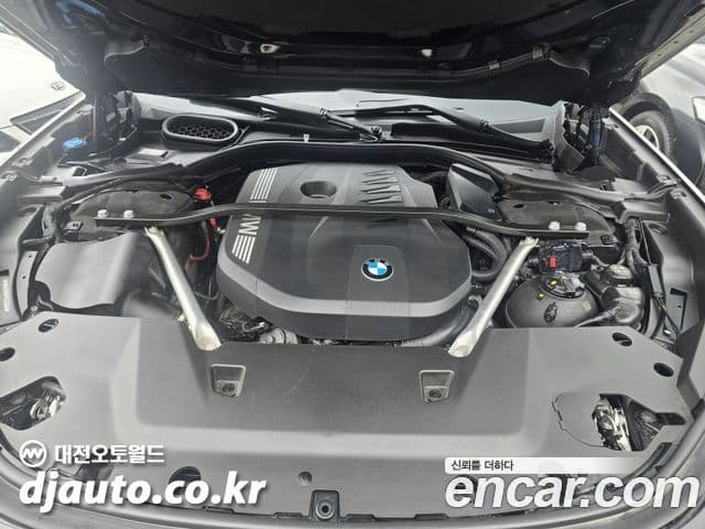 BMW 7 Series 2023 — Şəkil 19/20