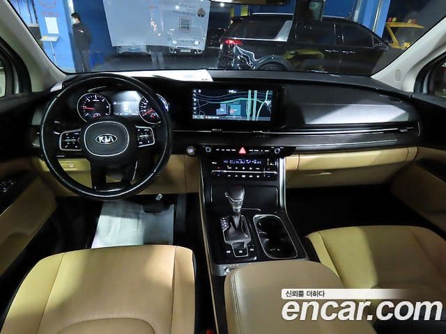 Kia Carnival 2021 — Фото 4/20