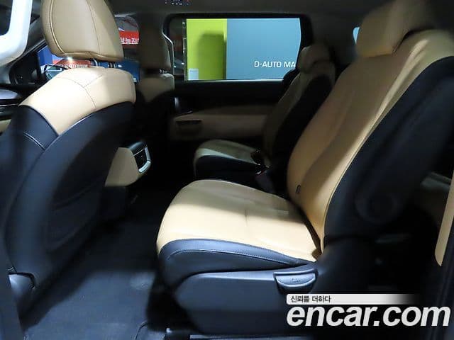 Kia Carnival 2021 — Фото 6/20