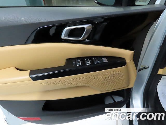 Kia Carnival 2021 — Фото 13/20