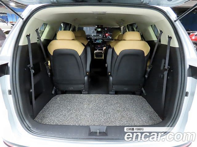 Kia Carnival 2021 — Фото 16/20