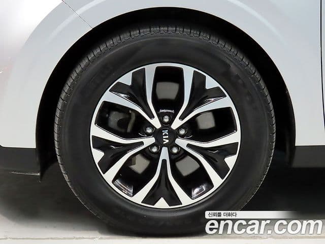 Kia Carnival 2021 — Фото 20/20