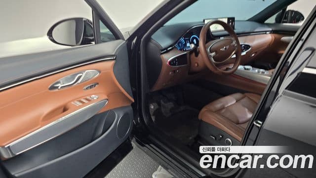 Genesis GV70 2021 — ფოტო 8/20