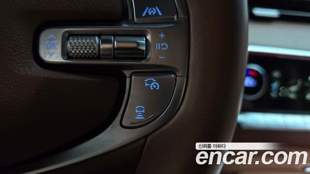 Genesis GV70 2021 — ფოტო 16/20
