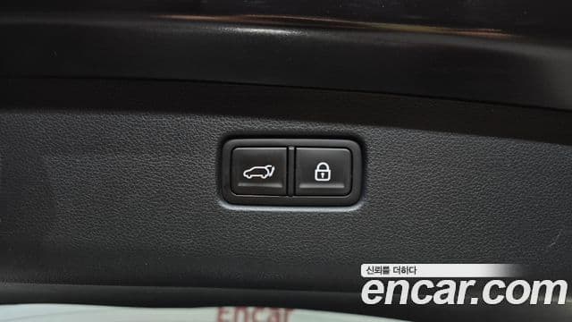 Genesis GV70 2021 — ფოტო 17/20