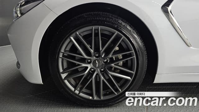 Genesis G70 2018 — Photo 23/32