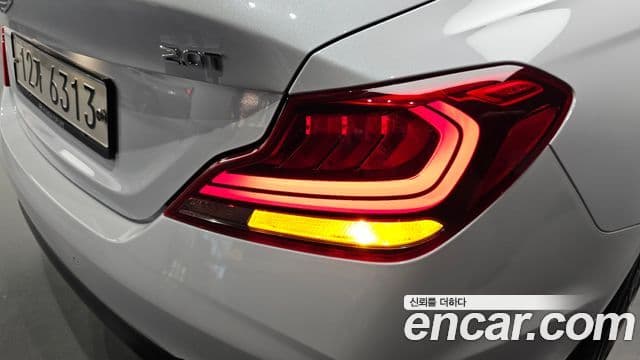 Genesis G70 2018 — Photo 30/32