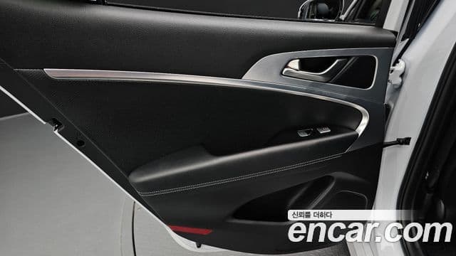 Genesis G70 2018 — Photo 31/32