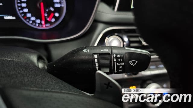 Genesis G70 2018 — Photo 16/32