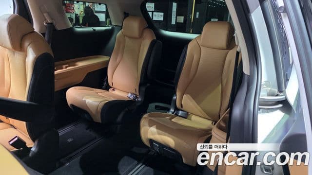 Kia Carnival 2023 — Şəkil 11/20