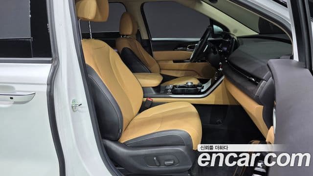 Kia Carnival 2023 — Photo 25/33