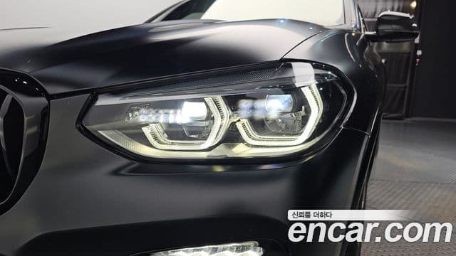 BMW X4 2021 — Photo 19/36