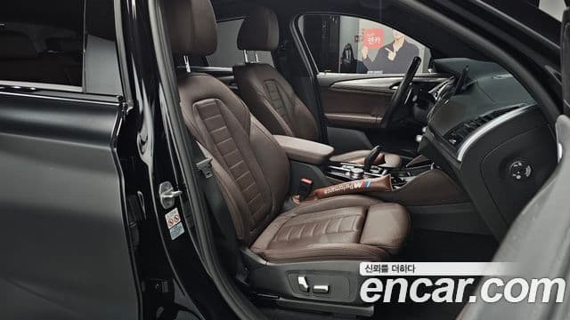 BMW X4 2021 — Photo 15/36