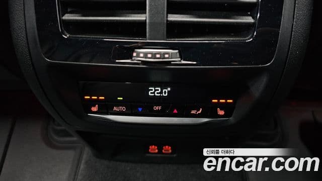 BMW X4 2021 — Photo 32/36