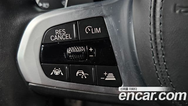 BMW X4 2021 — Photo 13/36