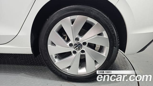 Volkswagen Golf 2022 — Photo 24/30