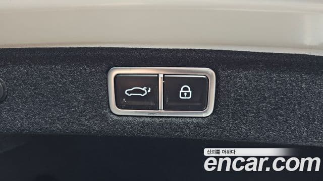 Hyundai Grandeur Hybrid 2025 — Photo 33/36