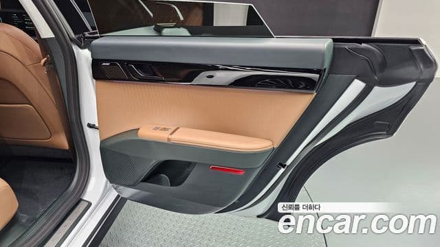 Hyundai Grandeur Hybrid 2025 — Photo 28/36