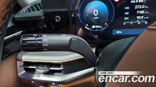 Hyundai Grandeur Hybrid 2025 — Photo 18/36