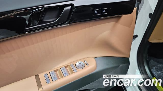 Hyundai Grandeur Hybrid 2025 — Photo 11/36