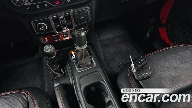 Jeep Wrangler 2019 — Şəkil 9/20