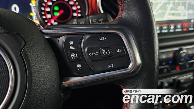 Jeep Wrangler 2019 — Şəkil 16/20