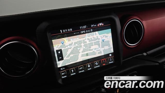 Jeep Wrangler 2019 — Şəkil 17/20
