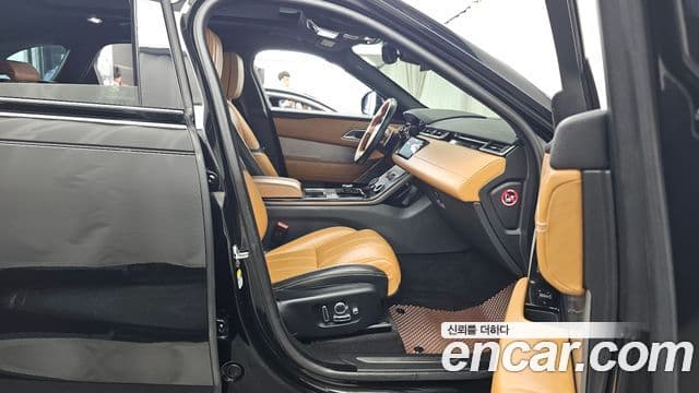 Land Rover Range Rover Velar 2018 — Фото 11/20