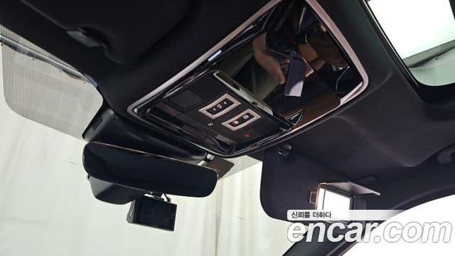 Land Rover Range Rover Velar 2018 — Фото 17/20