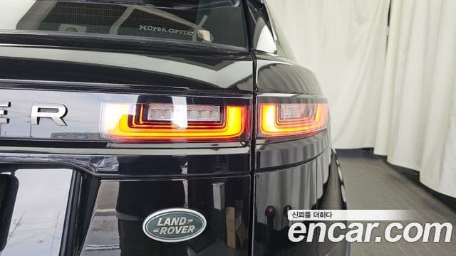 Land Rover Range Rover Velar 2018 — Photo 25/36