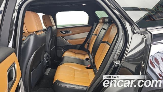 Land Rover Range Rover Velar 2018 — Photo 16/36