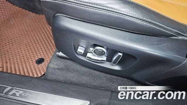 Land Rover Range Rover Velar 2018 — Photo 29/36