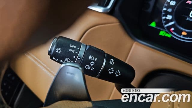 Land Rover Range Rover Velar 2018 — Photo 35/36