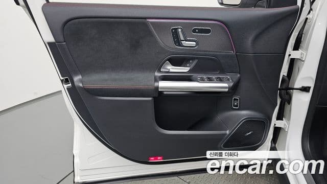 Mercedes-Benz EQA 2024 — ფოტო 34/37