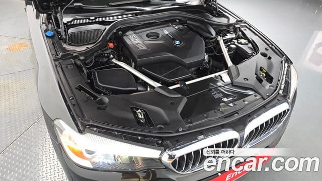 BMW 5 Series 2019 — фото 6 из 20