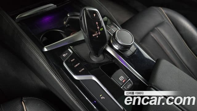BMW 5 Series 2019 — фото 9 из 20