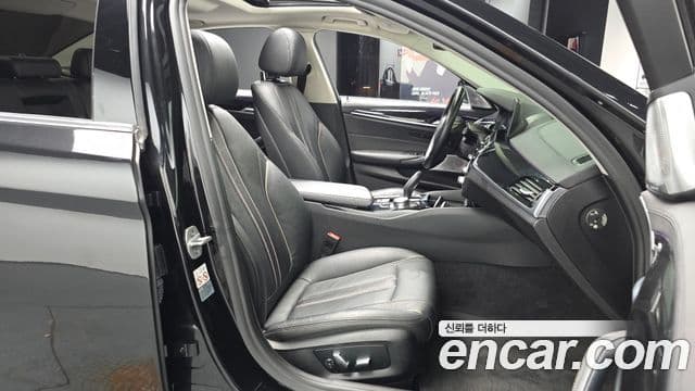 BMW 5 Series 2019 — ფოტო 11/20