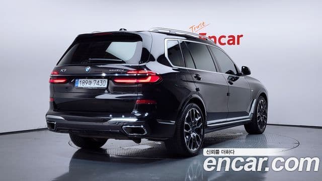 BMW X7 2025 — Photo 32/36