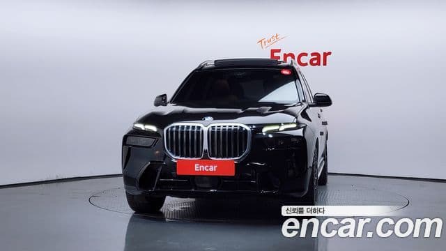 BMW X7 2025 — Photo 29/36