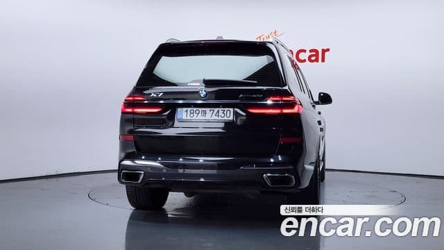 BMW X7 2025 — Photo 8/36