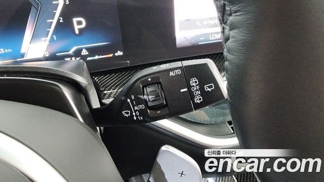 BMW X7 2025 — Photo 18/36