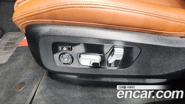 BMW X7 2025 — Photo 23/36