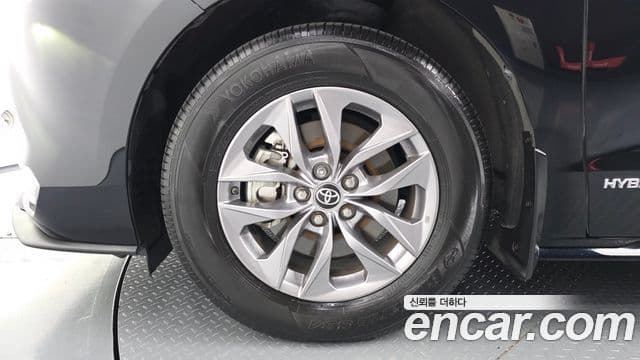 Toyota Sienna 2021 — Şəkil 5/20