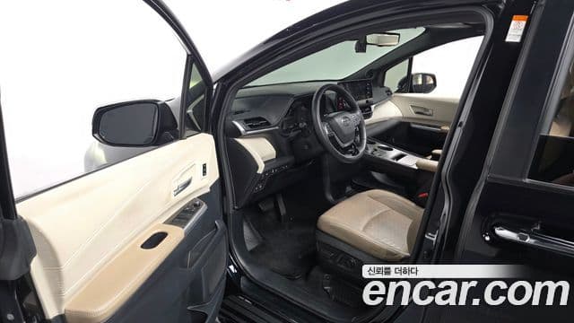 Toyota Sienna 2021 — Şəkil 10/20
