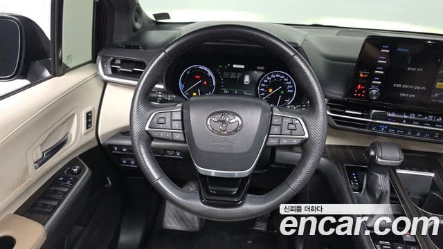 Toyota Sienna 2021 — Şəkil 13/20